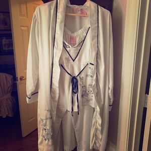 Whispers small - medium 3 piece lingerie